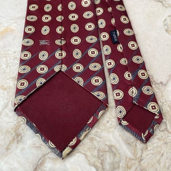 Authentic Burberrys of London 100% Silk Tie - Picture 6 of 8